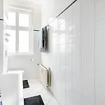 Zwei Charmante Mit Wohnbereich In Zentraler Berliner * Berlin