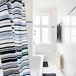 Zwei Charmante Mit Wohnbereich In Zentraler Berliner Apartment