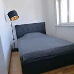 Zwei Charmante Mit Wohnbereich In Zentraler Berliner *