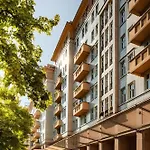 Zwei Charmante Mit Wohnbereich In Zentraler Berliner 아파트