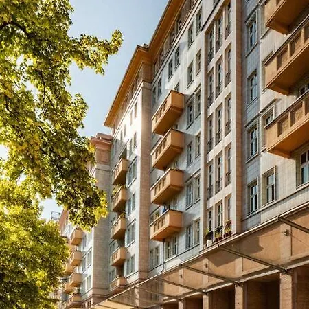 Zwei Charmante Mit Wohnbereich In Zentraler Berliner Apartment