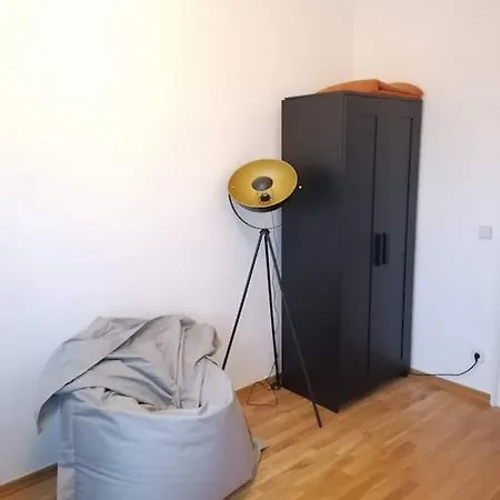 Zwei Charmante Mit Wohnbereich In Zentraler Berliner Apartment *