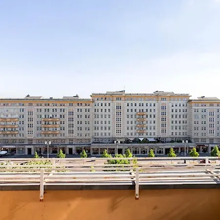 Zwei Charmante Mit Wohnbereich In Zentraler Berliner Apartment