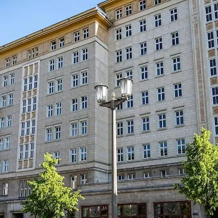 Zwei Charmante Mit Wohnbereich In Zentraler Berliner *