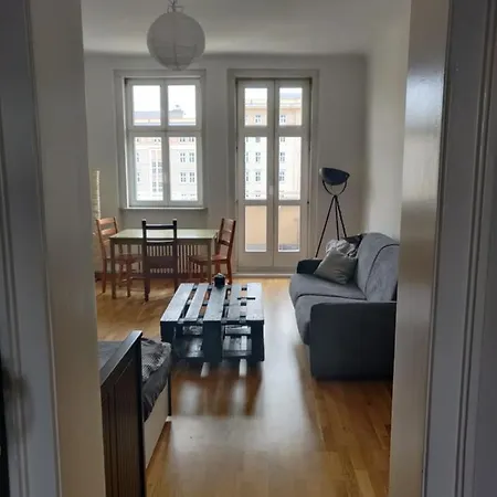 Zwei Charmante Mit Wohnbereich In Zentraler Berliner