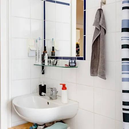 Zwei Charmante Mit Wohnbereich In Zentraler Berliner *