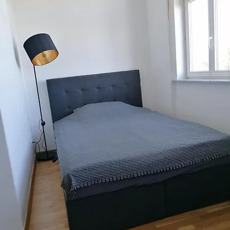 Zwei Charmante Mit Wohnbereich In Zentraler Berliner *