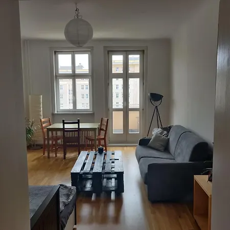 Zwei Charmante Mit Wohnbereich In Zentraler Berliner Berlín
