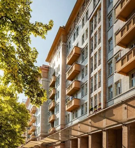 Zwei Charmante Mit Wohnbereich In Zentraler Berliner Lägenhet