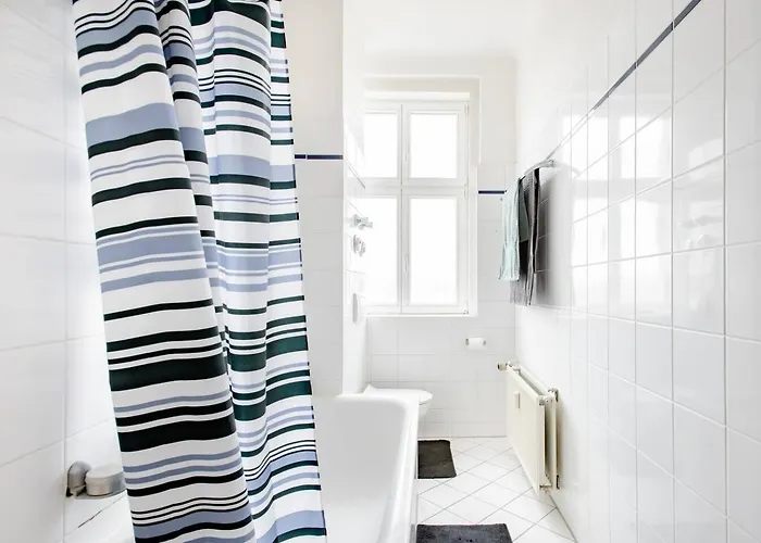 Zwei Charmante Mit Wohnbereich In Zentraler Berliner Lägenhet