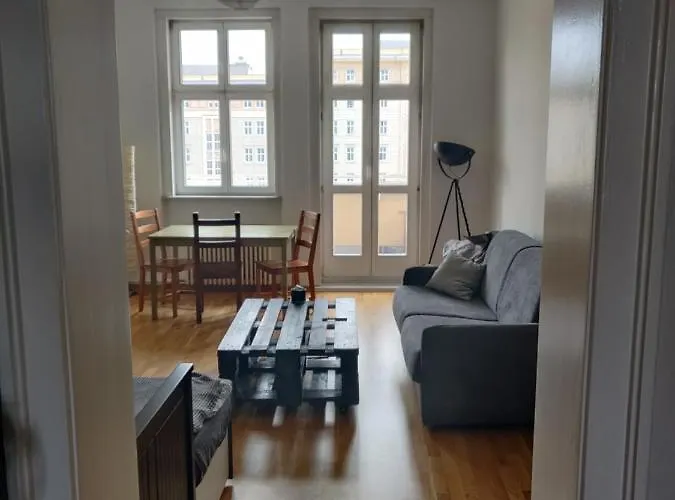 Zwei Charmante Mit Wohnbereich In Zentraler Berliner