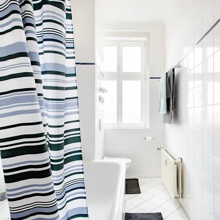 Zwei Charmante Mit Wohnbereich In Zentraler Berliner Appartamento