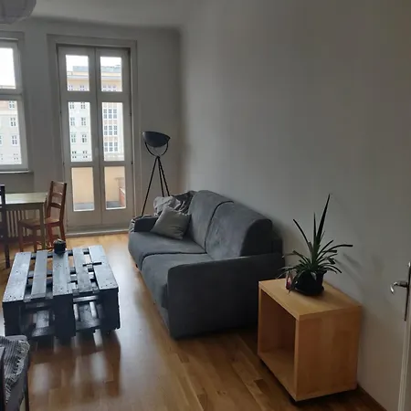 Zwei Charmante Mit Wohnbereich In Zentraler Berliner