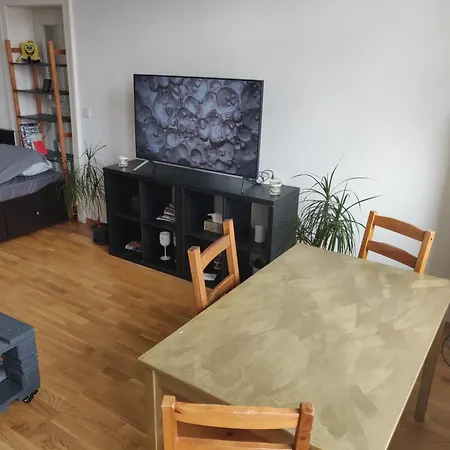 Zwei Charmante Mit Wohnbereich In Zentraler Berliner *