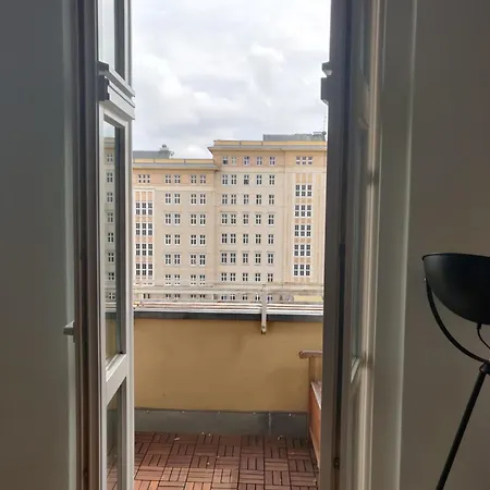 Appartamento Zwei Charmante Mit Wohnbereich In Zentraler Berliner *