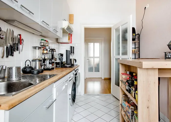 Zwei Charmante Mit Wohnbereich In Zentraler Berliner